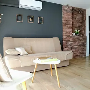 Amber Apartment Split